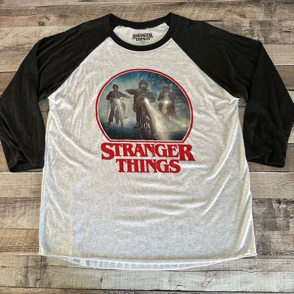 Netflix Stranger Things 3/4 Sleeve Graphic Tshirt | L - Picture 1 of 5